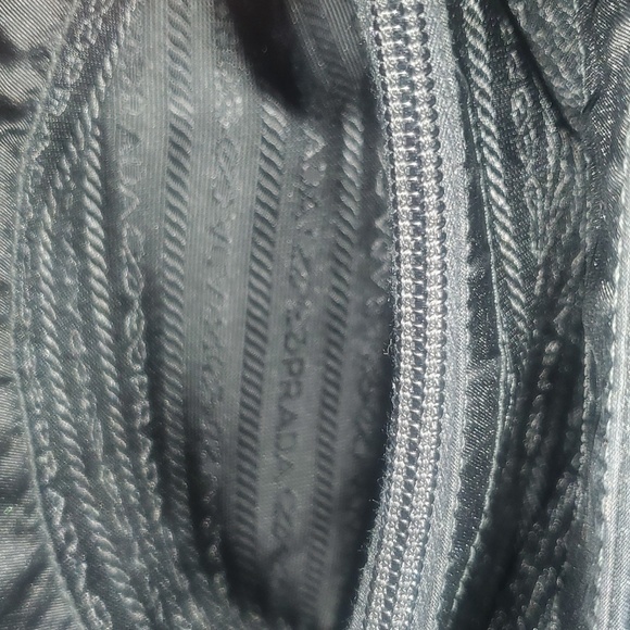 PRADA Bag - Picture 5 of 8